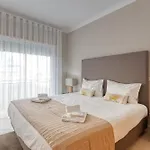 D'el Rey - A4 - Golf & Apartmán